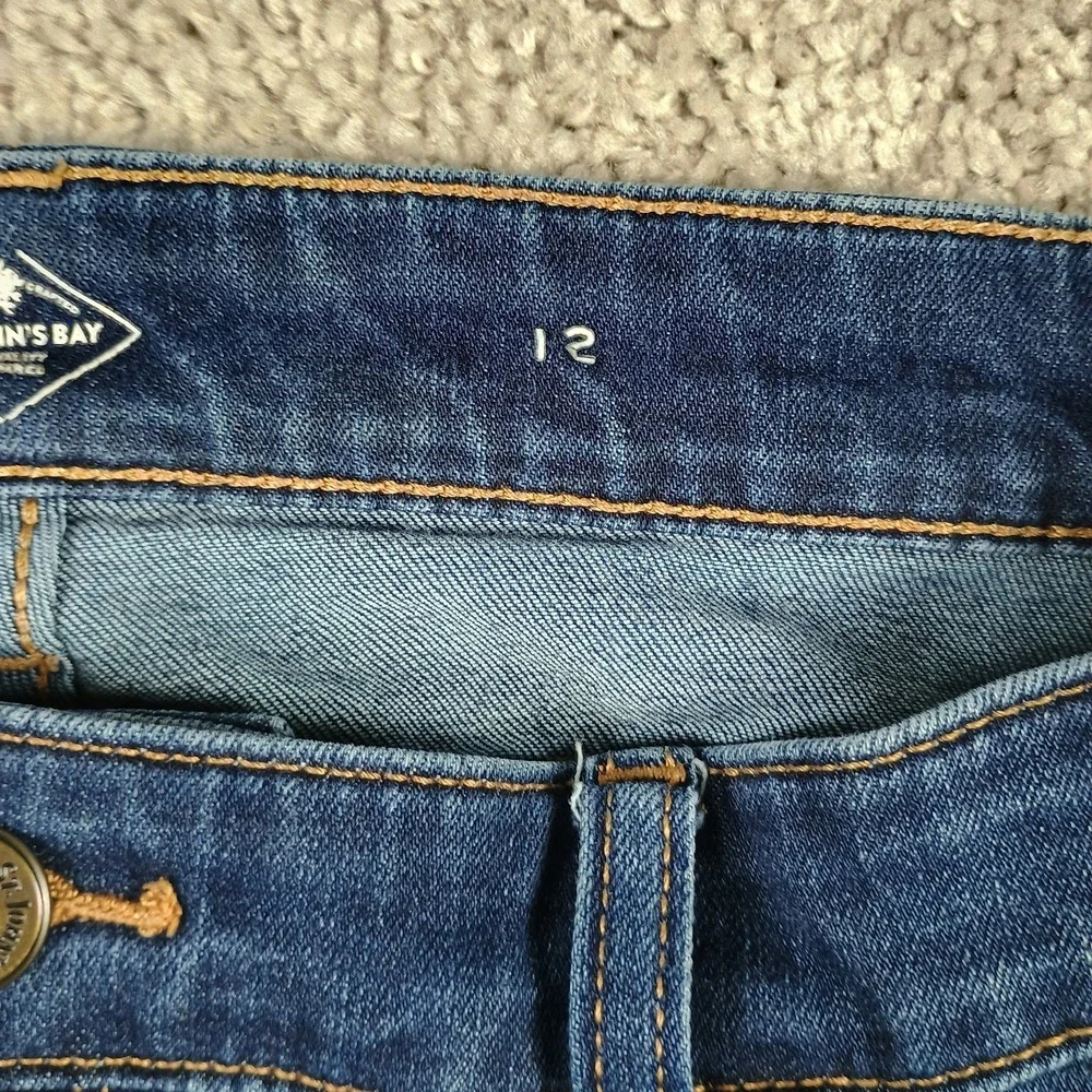 St. John's Bay Women's Size 12 Straight Leg Jeans Blue Denim Stretch Mid Rise
